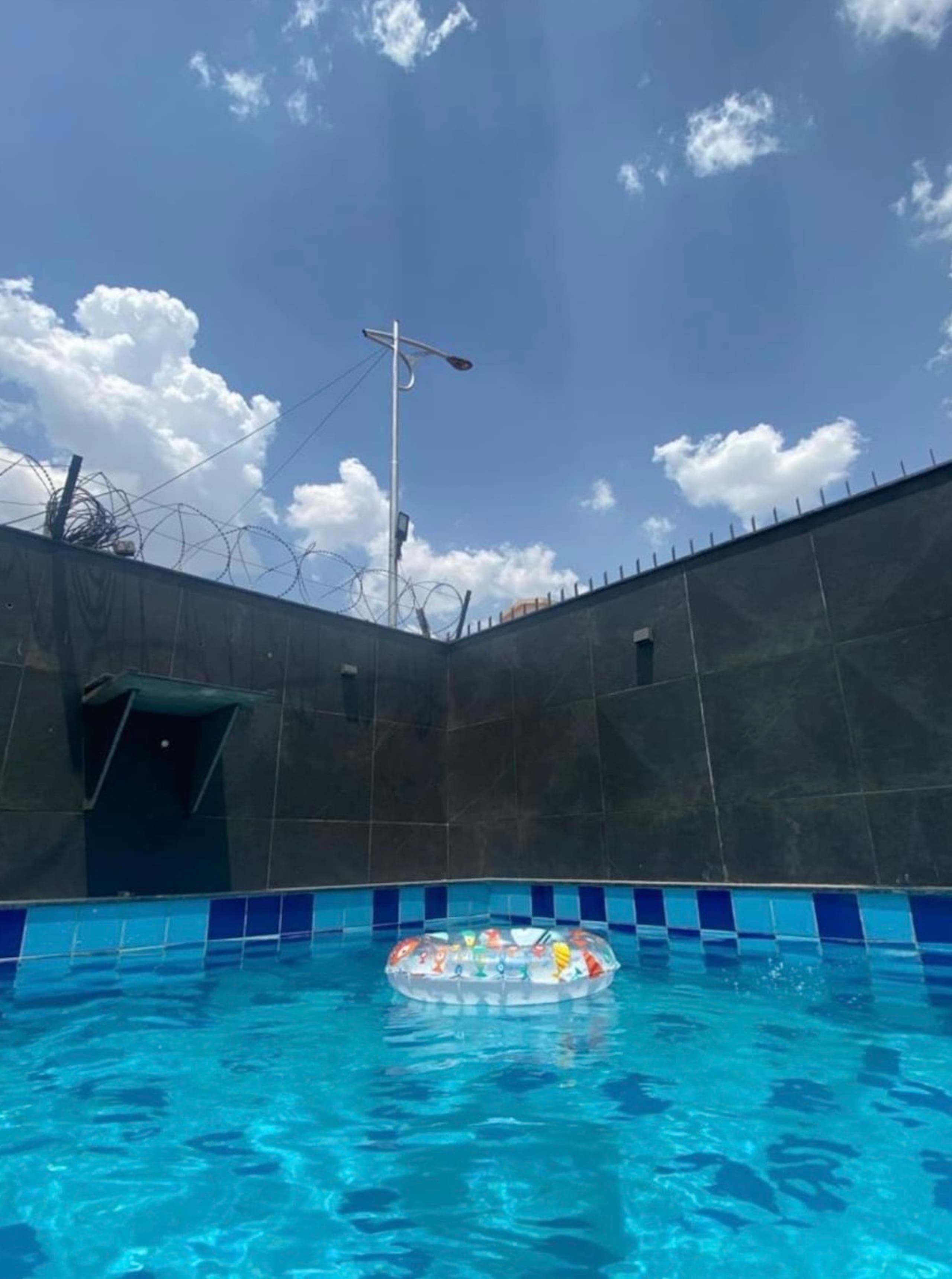 Fog Paradise 4BHK Pool Villa Bathtub Igatpuri - Tap to explore photos