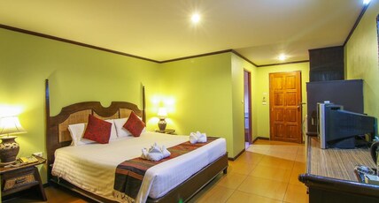 Phuphaya Resort Pattaya Room Type - Superior King Room