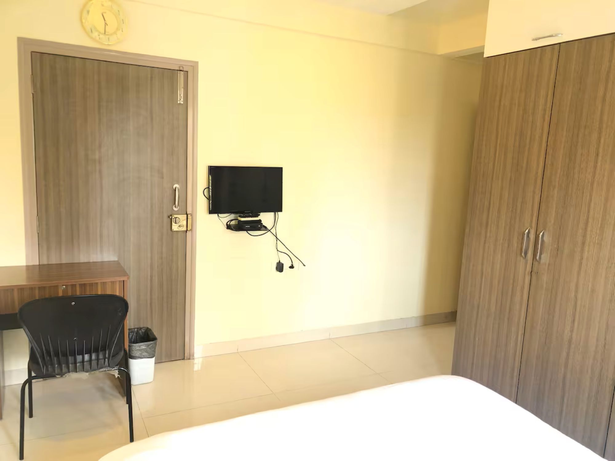 Service Apartment in BKC, Mumbai - 401 - Tap to explore photos