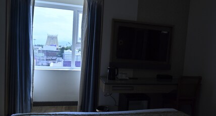 Hotel A1 Divya Inn Room Type - Standard Room Temple View
