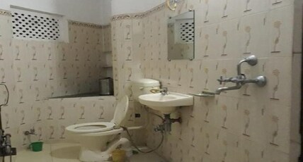 The Hostel Crown Room Type - City Palace View Room