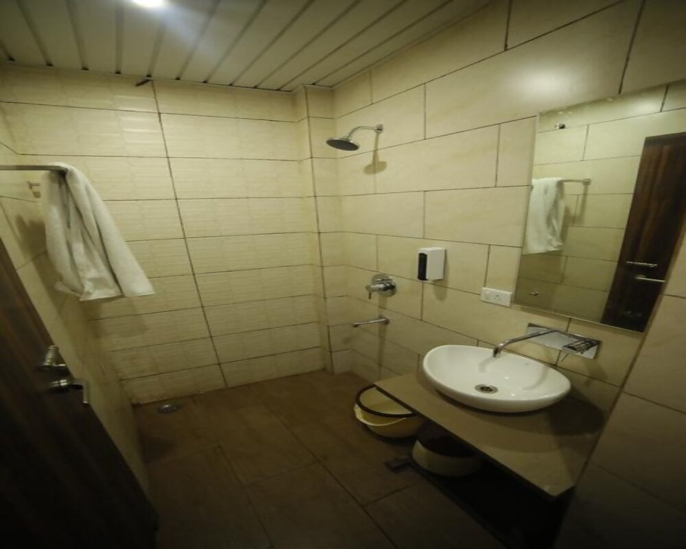 Hotel Shri Ram Residency - Tap to explore photos