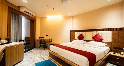 HOTEL LUCKY INDIA Room Type - Non Sea View Premium