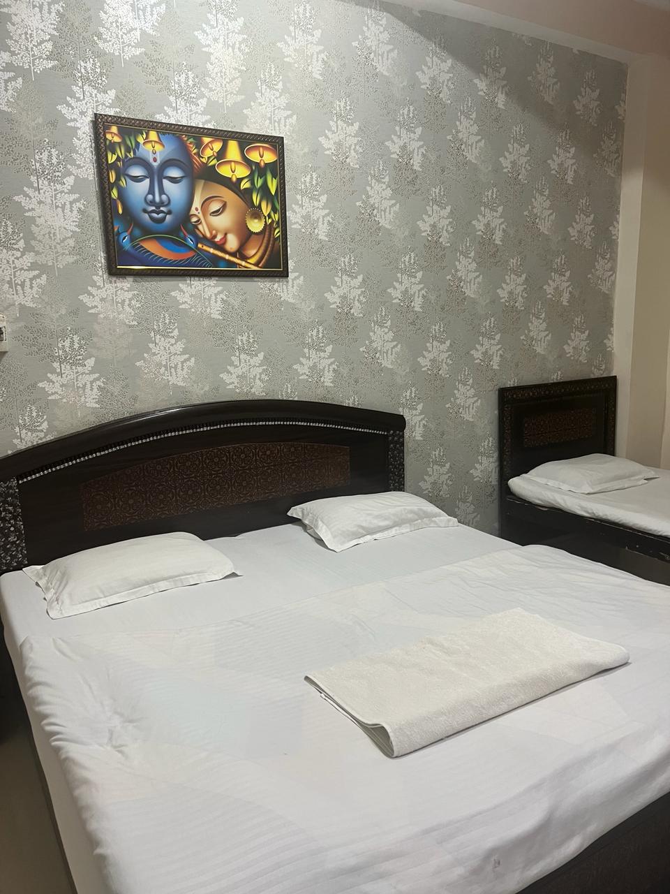 Parable Stays - Tap to explore photos