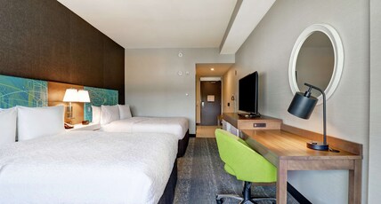 Hampton Inn St. Catharines Niagara Room Type - 2 QNS ACC W ROLL IN SHW NS