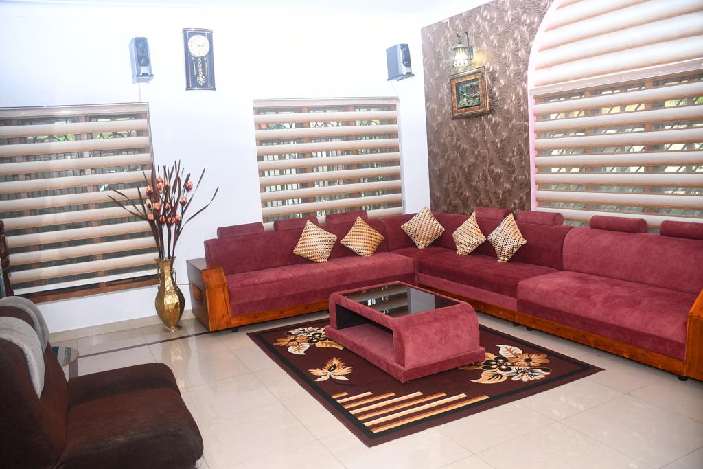 CHALET Stay - Tap to explore photos