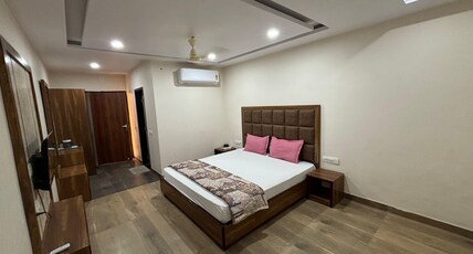 The Agarwal's inn Room Type - luxury rooms near railway staion The Agarwal's inn Room Type - luxury rooms near railway staion