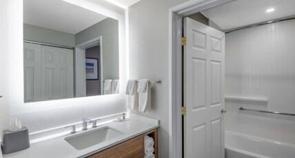Staybridge Suites PHOENIX - GLENDALE SPORTS DIST Room Type - 2 Queen 1 Bedroom Suite Communications Accessible Staybridge Suites PHOENIX - GLENDALE SPORTS DIST Room Type - 2 Queen 1 Bedroom Suite Communications Accessible