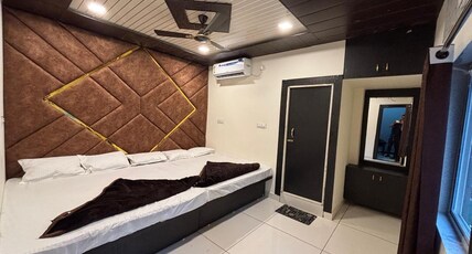 HOTEL KASHI VISHWANATH Room Type - Four Bedded  AC room on Third Floor