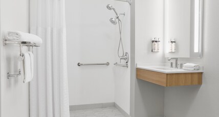 Staybridge Suites Peoria Downtown Room Type - 2 Double 1 Bedroom Suite