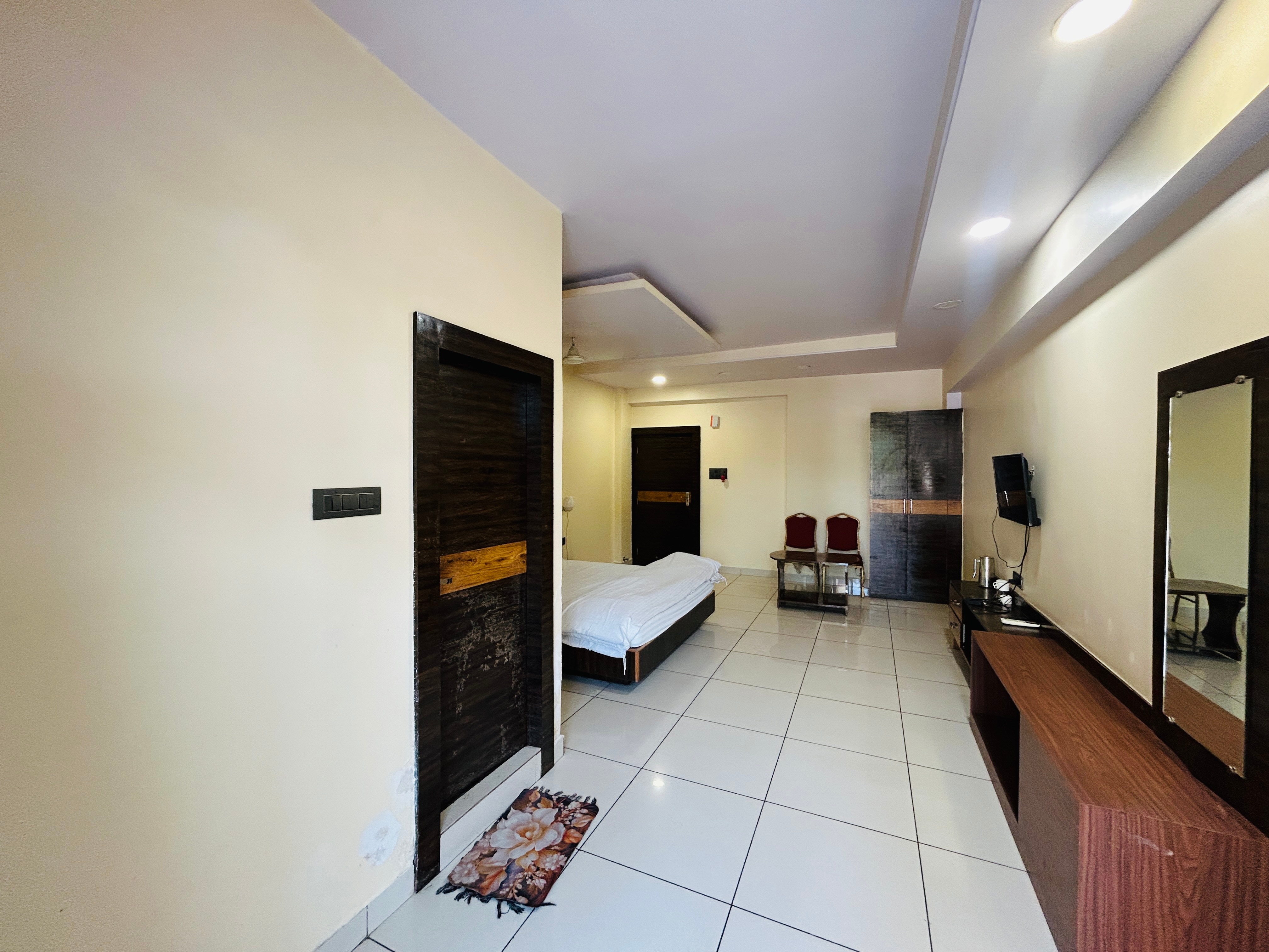 Sri Vishnu View Hotel - Tap to explore photos