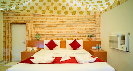 Royal Jaisalmer Resort with Swimming Pool Room Type - Ac luxury tent with balcony Royal Jaisalmer Resort with Swimming Pool Room Type - Ac luxury tent with balcony