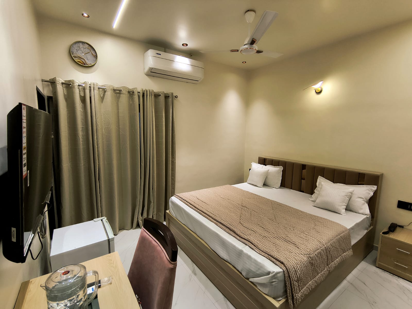 SAANG INN HOTEL & RESTOURENT - Tap to explore photos