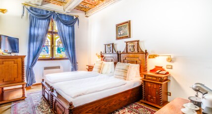 The King Charles Room Type - Superior Double Room