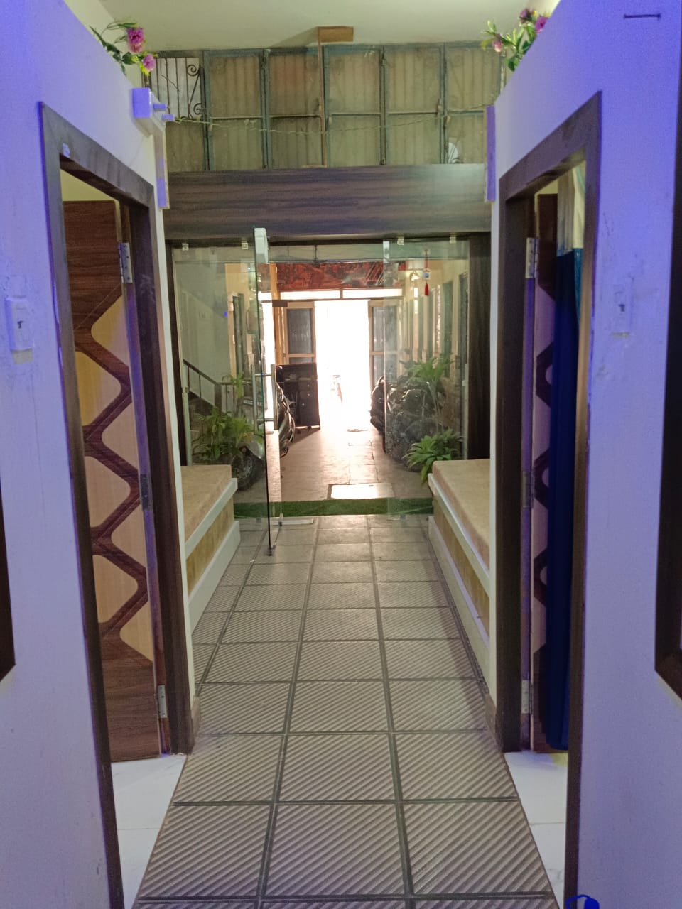 The Parvati Guest House - Tap to explore photos
