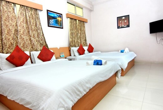 Hotel Sai Deluxe