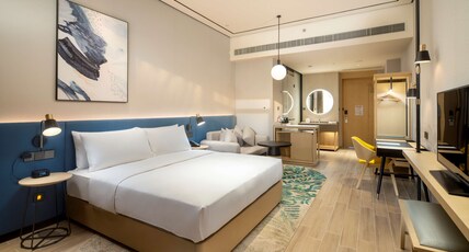 Hilton Garden Inn Changde Dingcheng Room Type - KING GUEST ROOM LAKE VIEW