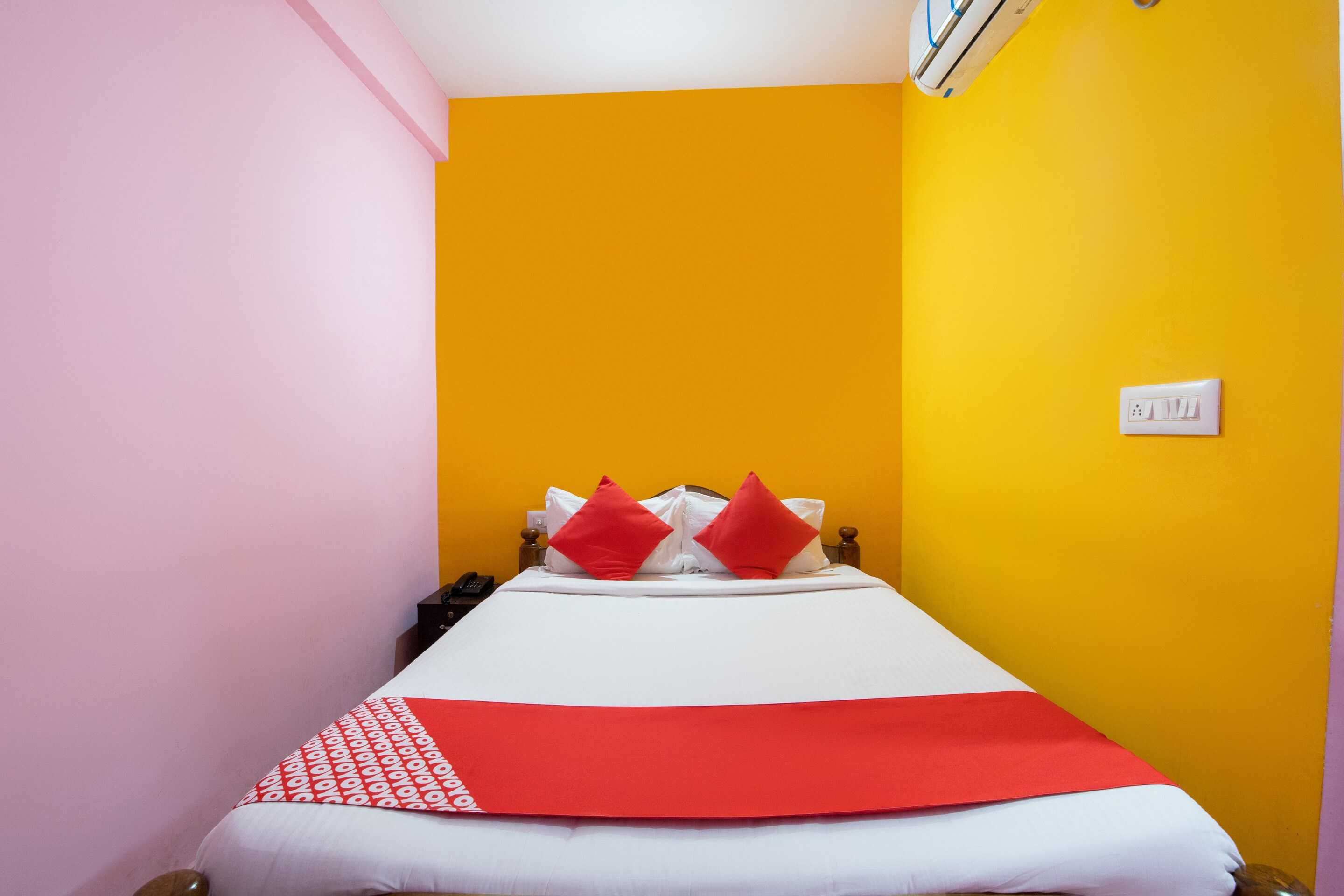 Hotel O SN Deluxe - Tap to explore photos