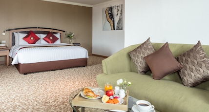 Baiyoke Sky Hotel Bangkok Room Type - Junior Suite (Standard Zone) with Bathtub Baiyoke Sky Hotel Bangkok Room Type - Junior Suite (Standard Zone) with Bathtub