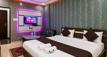 HOTEL MAHAVEER INTERNATIONAL KASHI Room Type - Deluxe Room with City View