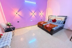 Dev Paradise HomeStay (900 mt from Ram Mandir )