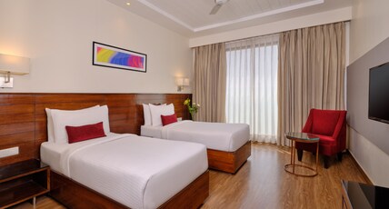 Best Western Country Woods Resort Room Type - 2 Single Beds, Non-Smoking, Superior Room, Flat Screen Television, Mini Bar, In-Room Safe, Coffee Ma