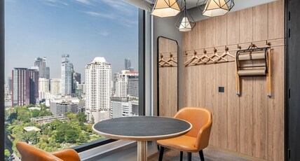 Moxy Bangkok Ratchaprasong Room Type - MOXY CORNER TWIN