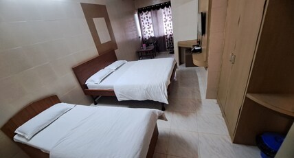 Hotel  Dhruv Palace Room Type - Comfort Triple Bed Non AC Room