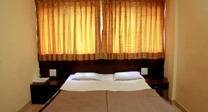 HOTEL SHREEMAN Room Type - Super Deluxe Non AC Room