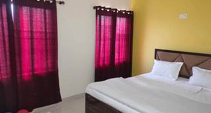 HOTEL MEERA Room Type - DELUX DOUBLE BEDROOM