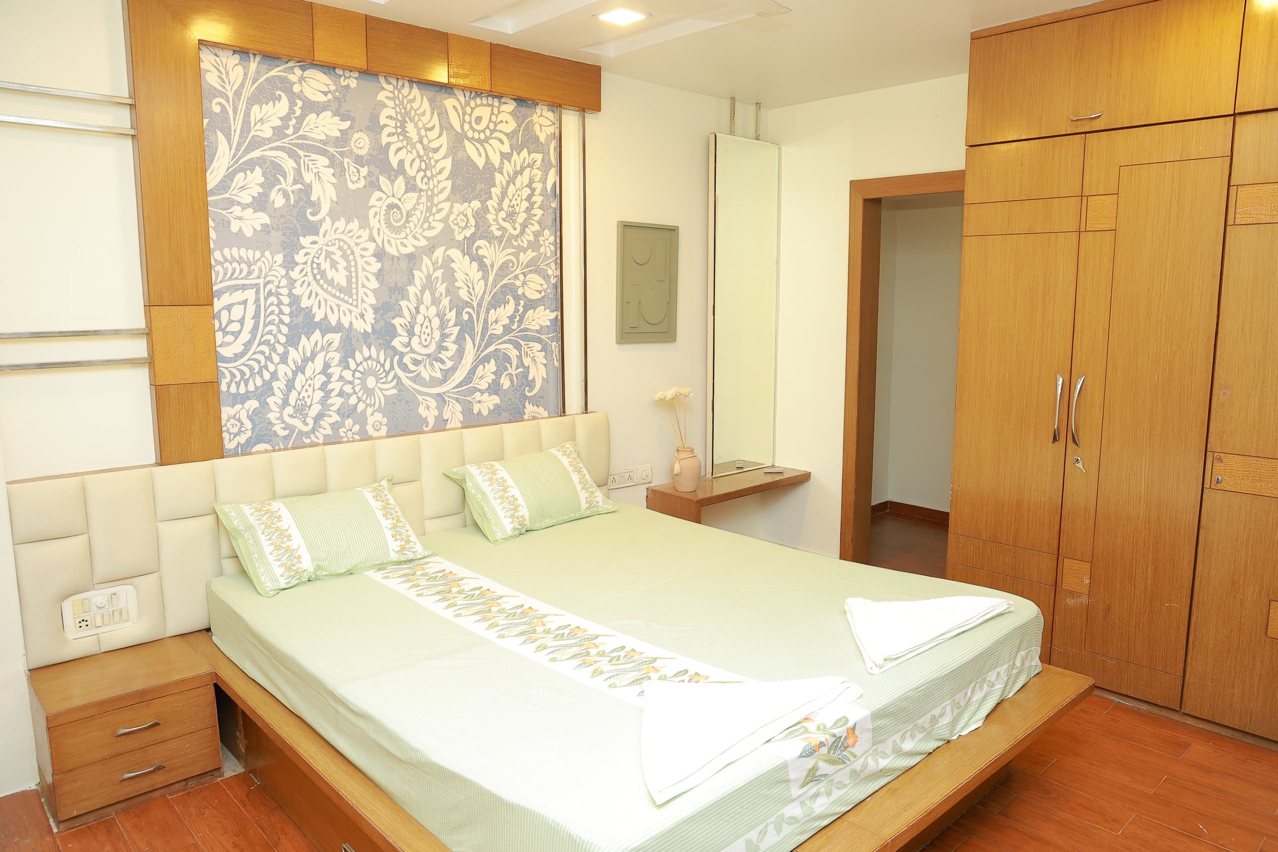 Luxury 4BHK with a open lawn Banjara Hills - Tap to explore photos