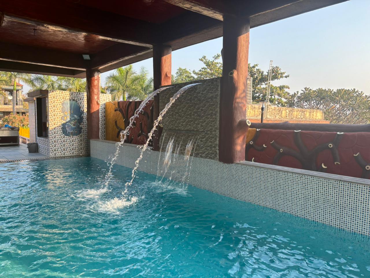 Jungle Villa - Tap to explore photos