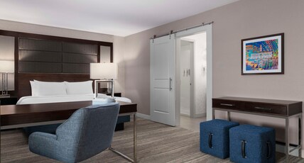 Hampton Inn & Suites by Hilton Worcester Room Type - 1KN STDO MICR FRIDG WETBAR