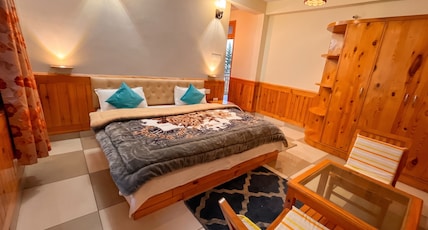 Trippeaze Room Type - Luxurious Room in Manali with Bonfire