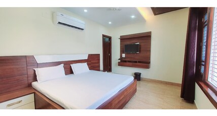 Hotel Celebrations Room Type - Deluxe room