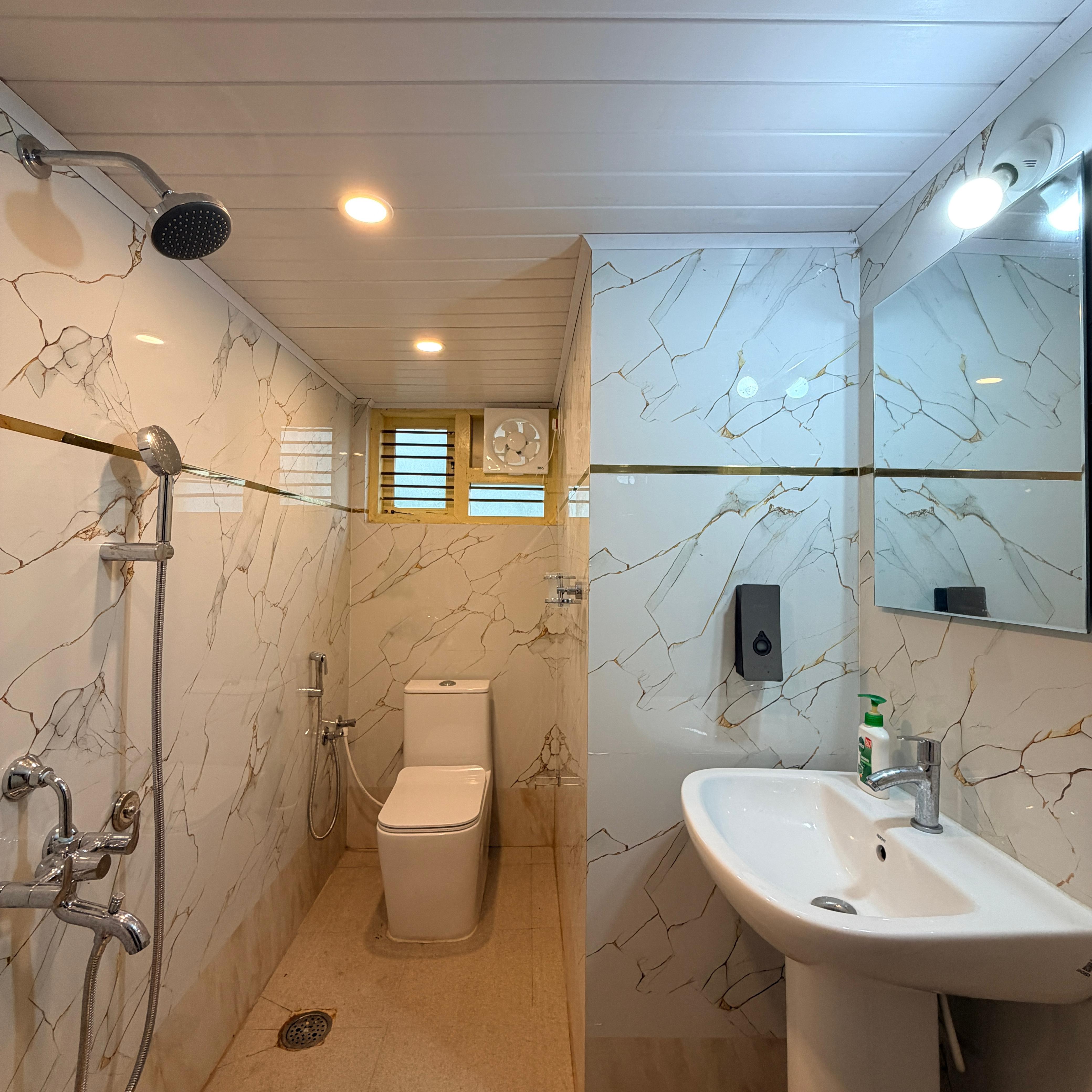Chirping Niche Estate Stay - Tap to explore photos