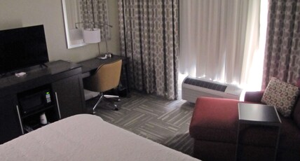 Hampton Inn by Hilton McPherson Room Type - 1 KING WITH SOFABED NOSMOK