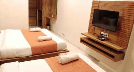 Hotel Golden City Room Type - Four Beded Super Deluxe Ac Room