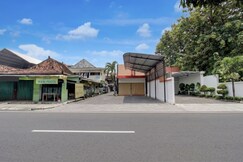 Hotel O near Ahmad Dahlan University formerly Endrayanti Inn
