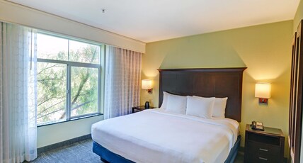 EMBASSY SUITES VALENCIA Room Type - 1 KING EXECUTIVE NONSMOK