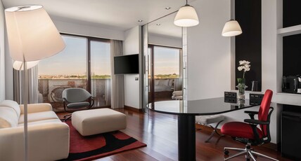 Hilton Madrid Airport Room Type - KING ONE BEDROOM SUITE