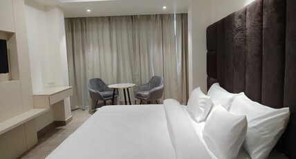 Hotel Shree Mahaveer Room Type - Royal Room