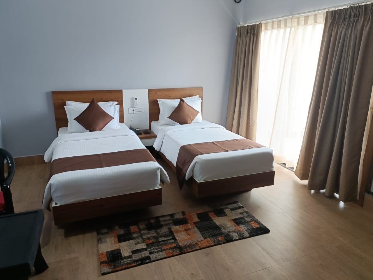 Sona hotel - Tap to explore photos