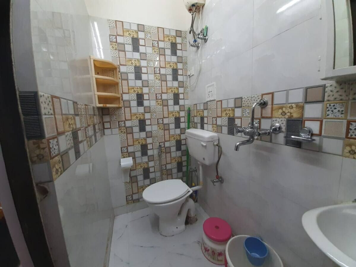Cozy Private Nest Vasant Vihar with kitchen - Tap to explore photos