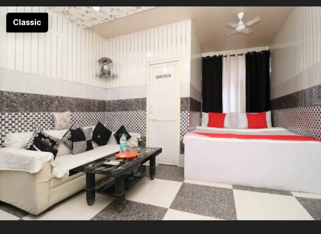 Jalandhar guest house - Tap to explore photos