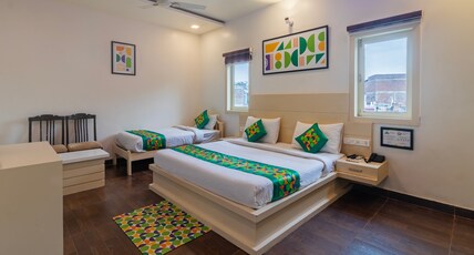 Treebo Empire Red Carpet Room Type - Superior Room