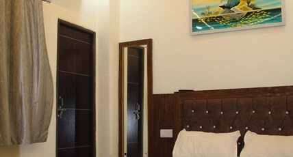 Shiv Darshan P. guest house... Room Type - Deluxe A/c Room