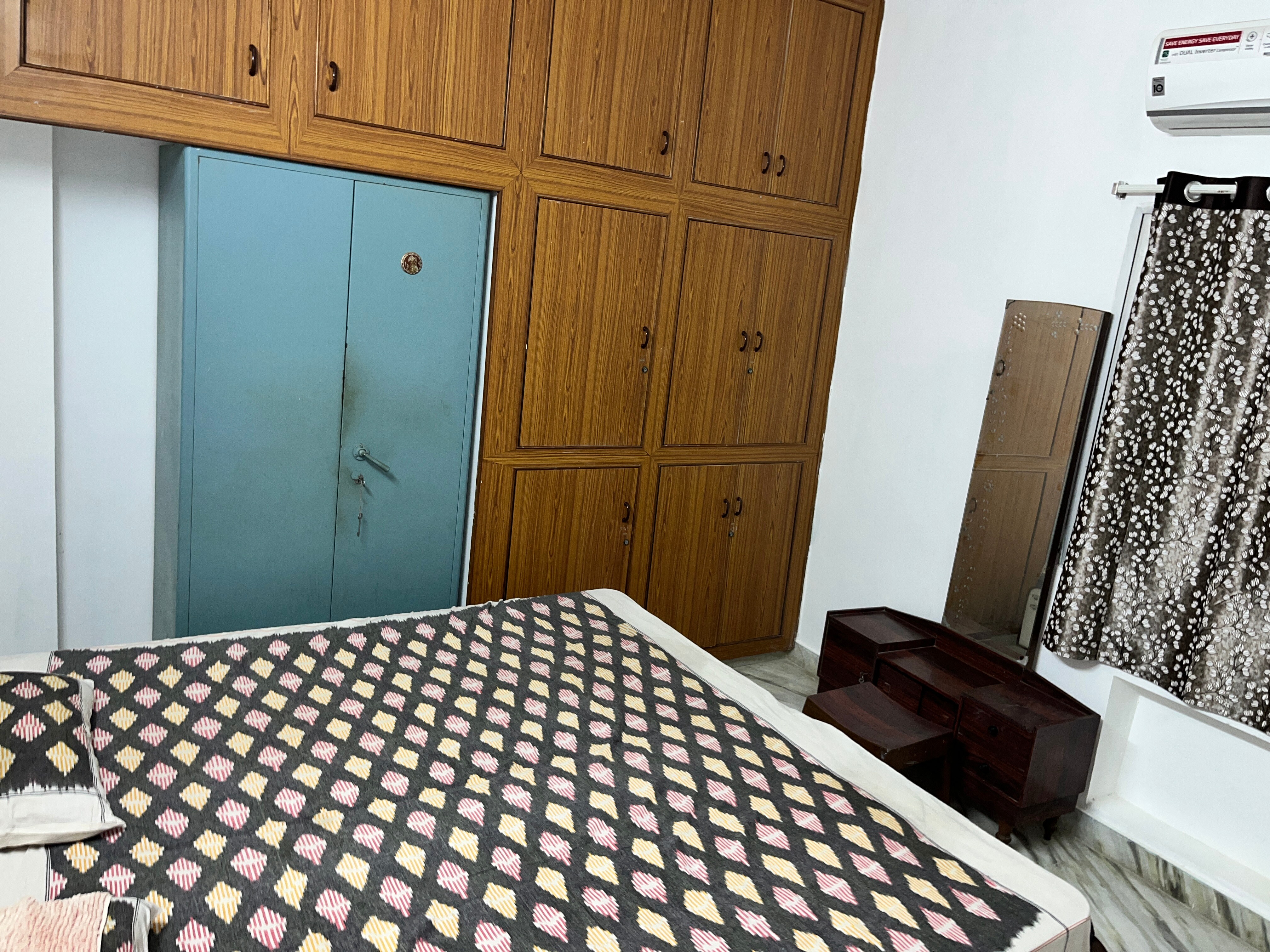Sai Mahesh Apartment - Tap to explore photos