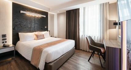 Aspira Gems Center Silom Room Type - Deluxe Room