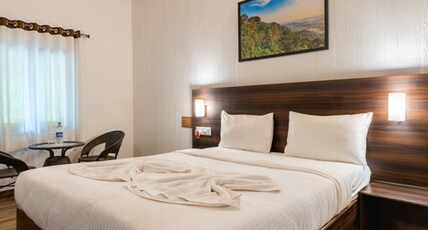 Shangri La Jungle Village Room Type - Deluxe Room